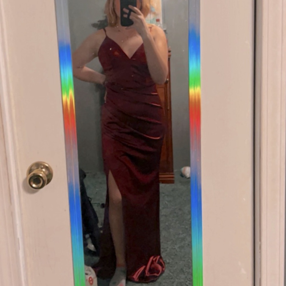 Honey and Rosie, size large, red